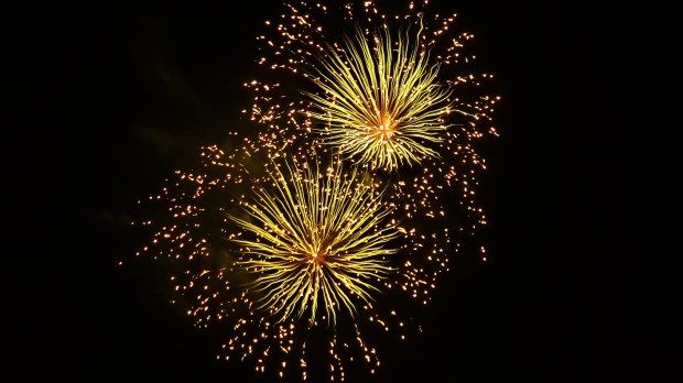 Golden flower showers